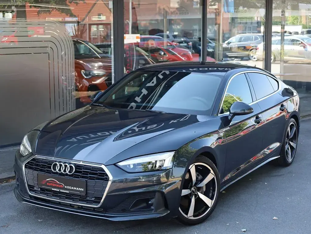 Gebraucht Audi A5 Sportback Ambiente 204 PS (150 kW) 2023 Manhattangrau metallic Kleinwagen
