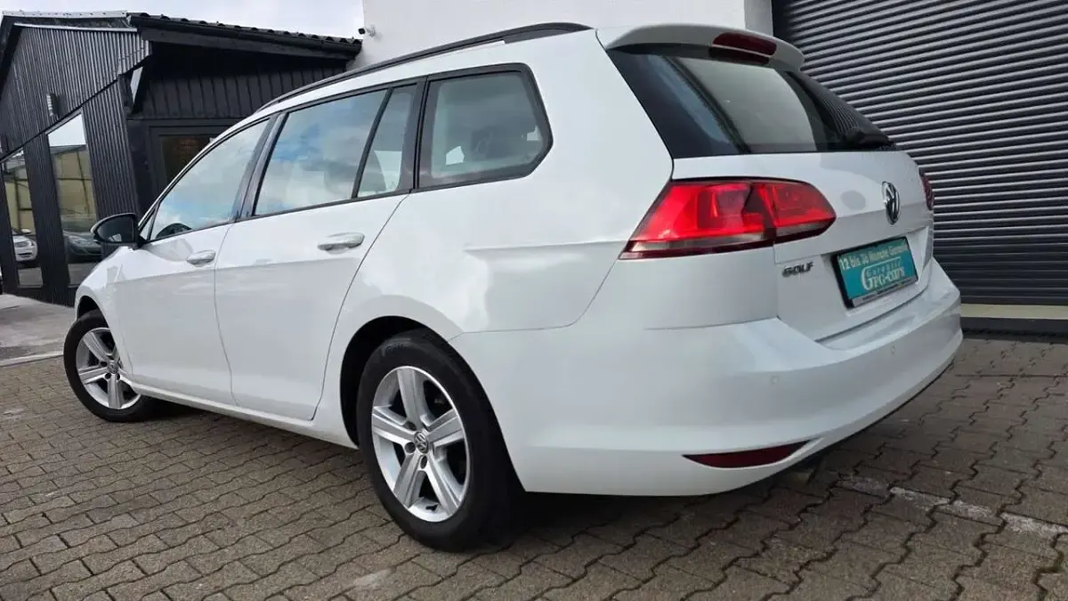 Usado VW Golf VII 116 HP (85 kW) 2018 Branco Carrinha