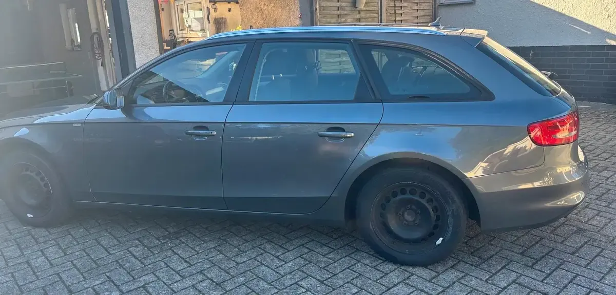 Gebraucht Audi A4 143 PS (105 kW) 2012 Grau Kombi