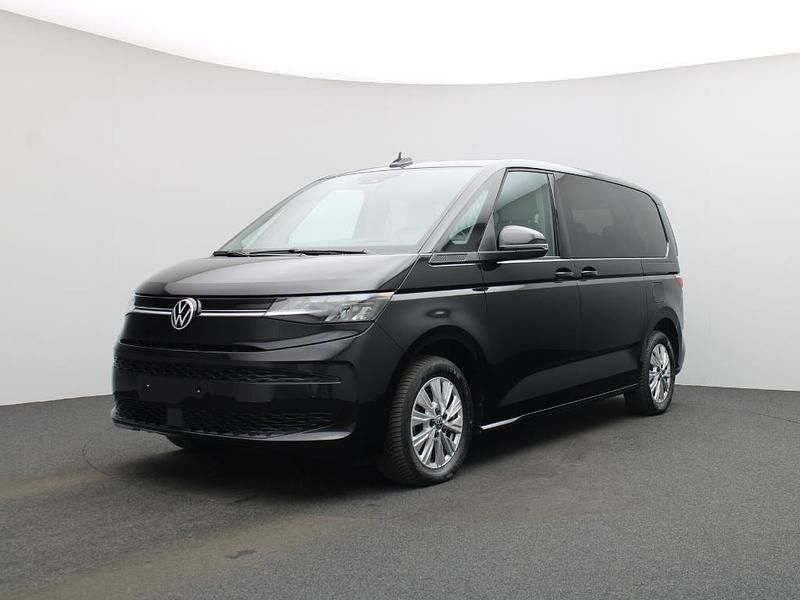 Gebraucht VW Multivan Life 150 PS (110 kW) 2024 Deep black perleffekt Van