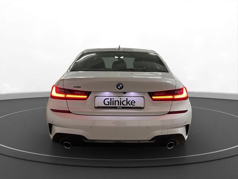 Gebraucht BMW 320 M Sport 190 PS (139 kW) 2021 Mineralweiß metallic Limousine