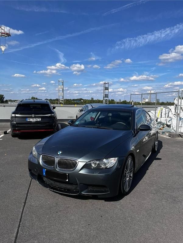 Grau Gebraucht 2009 BMW 325 Coupé | 10.000 € (Fairer Preis) - Bild 1/4