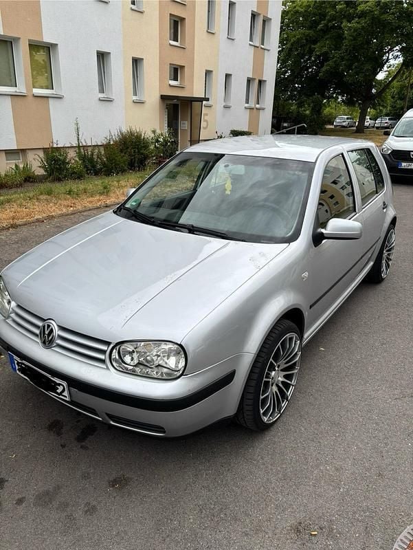 Gebraucht VW Golf IV 101 PS (74 kW) 2003 Silber Kleinwagen