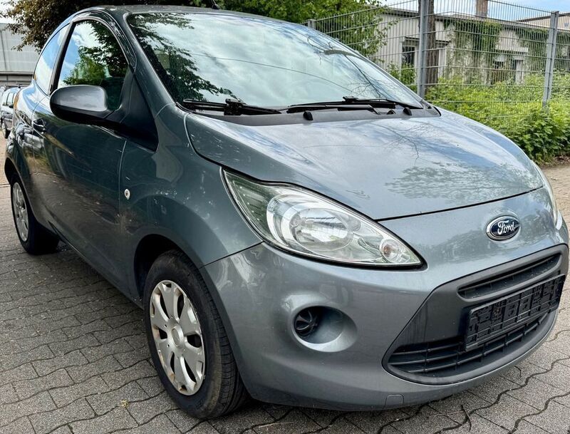Grau Gebraucht 2012 Ford Ka Champions Edition Kleinwagen | 1.800 € (Guter Preis) - Bild 1/4