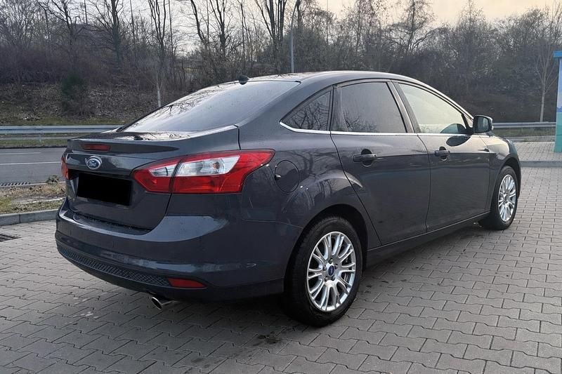 Gebraucht Ford Focus Titanium 150 PS (110 kW) 2011 Blau Limousine