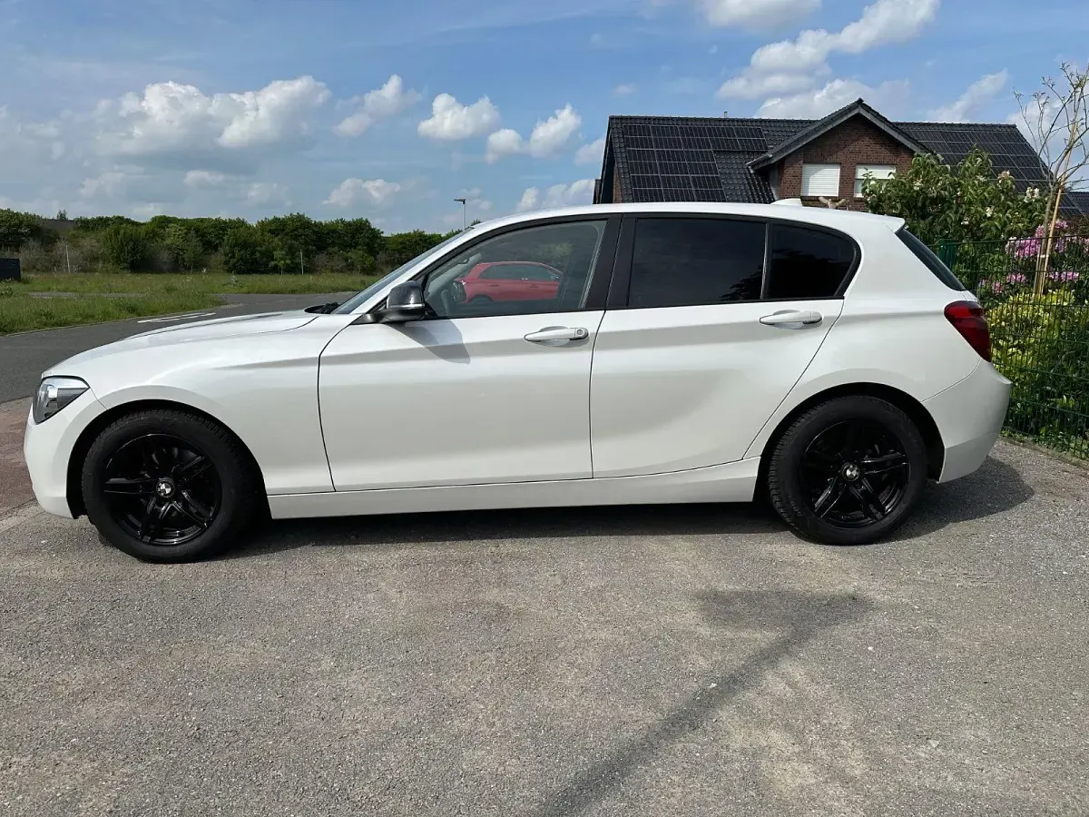 Gebraucht BMW 116 116 PS (85 kW) 2012 Weiß Kleinwagen