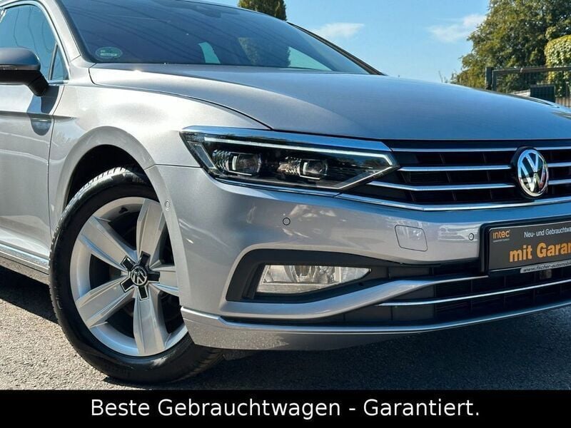 Silber Gebraucht 2020 VW Passat Elegance Kombi | 19.900 € (Superpreis) - Bild 1/4
