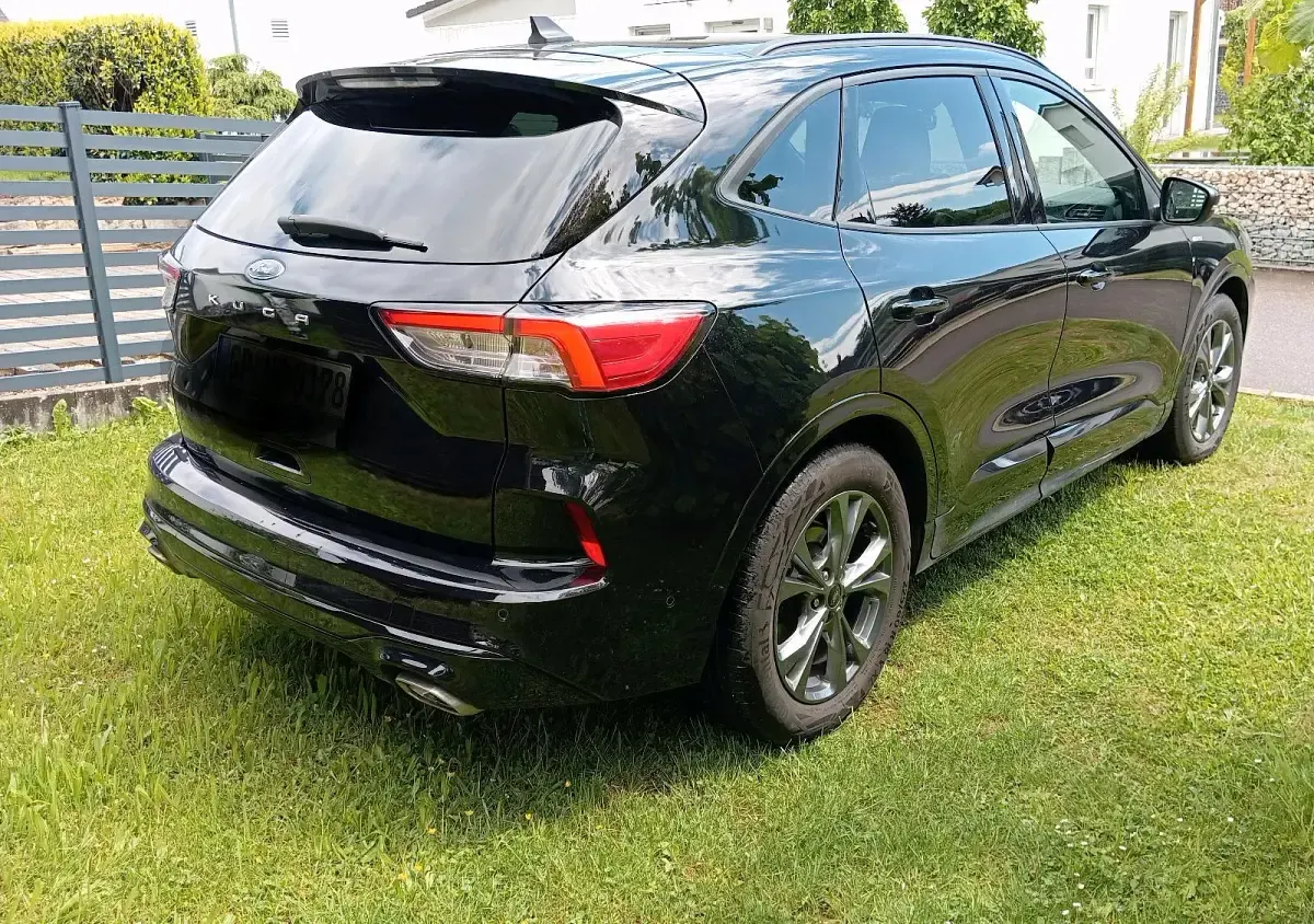 Gebraucht Ford Kuga ST-Line X 150 PS (110 kW) 2022 Schwarz SUV