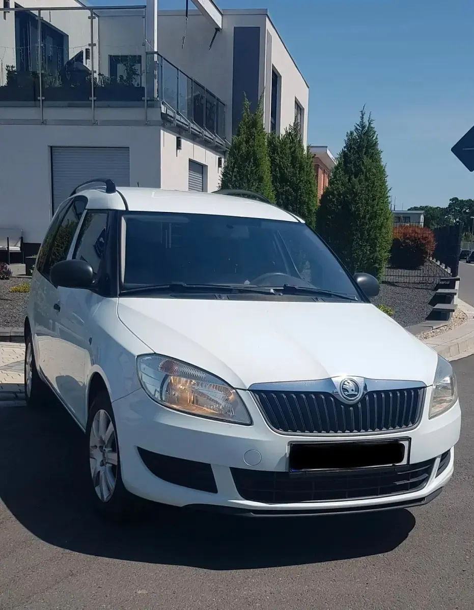 Gebraucht Skoda Roomster 75 PS (55 kW) 2015 Weiß Van / Kleinbus