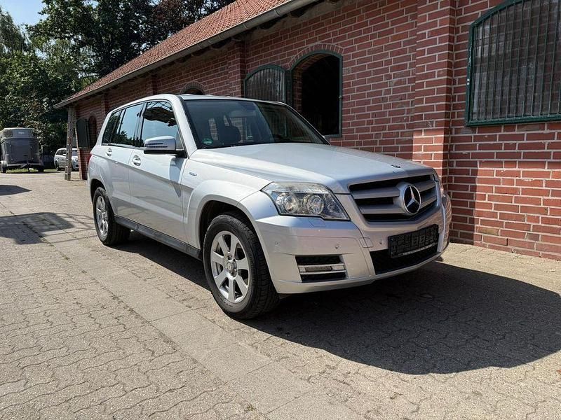 Iridiumsilber metalliclack Gebraucht 2010 Mercedes GLK220 SUV | 10.500 € (Fairer Preis) - Bild 1/4