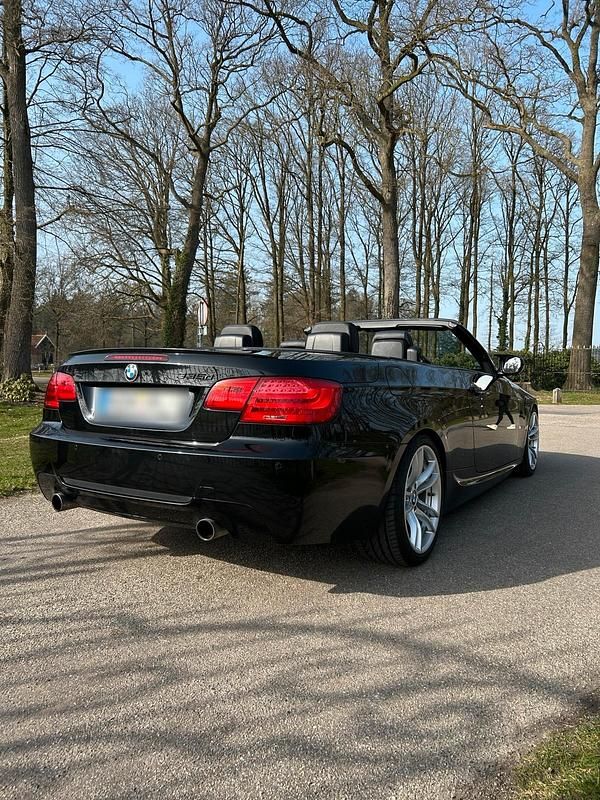 Gebraucht BMW 325 Cabriolet Performance 348 PS (255 kW) 2010 Schwarz Cabrio