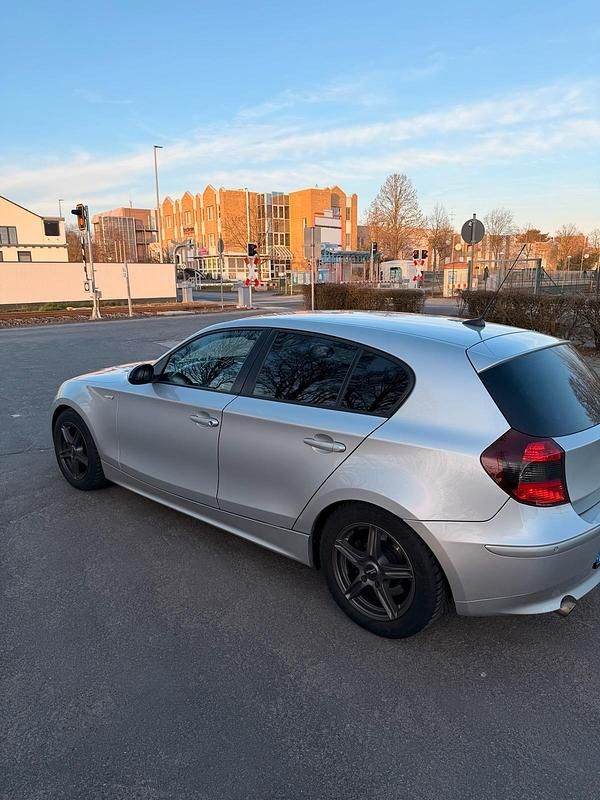 Gebraucht BMW 120 163 PS (119 kW) 2006 Silber Kleinwagen
