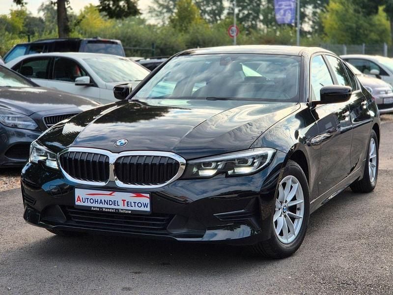 Schwarz Gebraucht 2020 BMW 320 Limousine | 22.950 € (Guter Preis) - Bild 1/4
