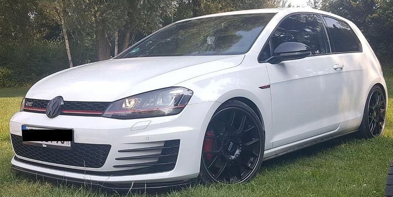 Weiß Gebraucht 2013 VW Golf VII GTI Limousine | 17.490 € (Teuer) - Bild 1/4