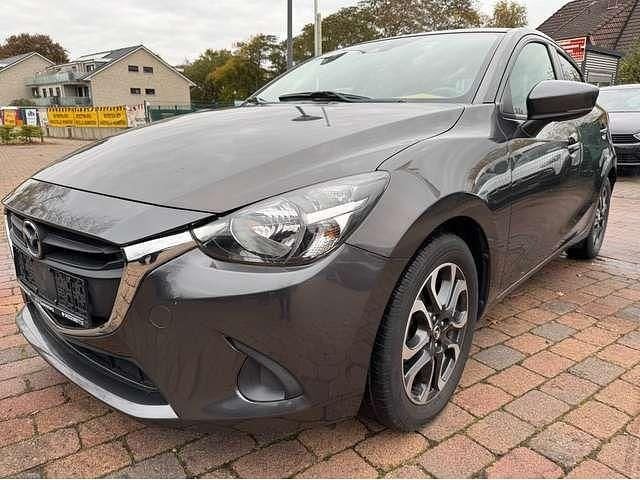 Grau Gebraucht 2017 Mazda 2 Kizoku Limousine | 11.399 € (Fairer Preis) - Bild 1/4