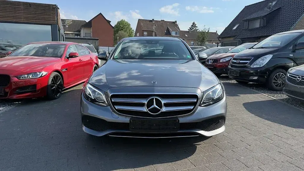 Gebraucht Mercedes E200 Avantgarde 184 PS (135 kW) 2017 Grau Limousine