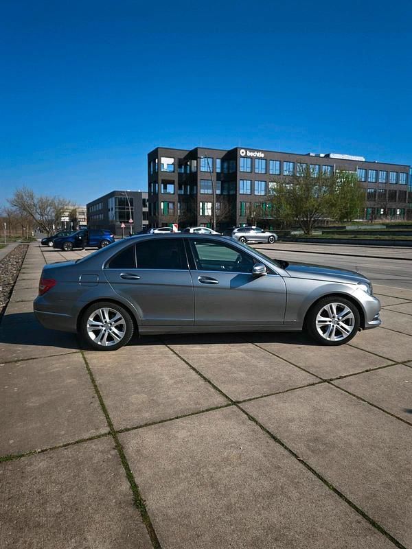 Gebraucht Mercedes C180 Avantgarde 156 PS (114 kW) 2012 Grau Limousine