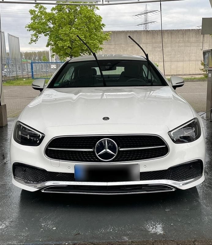 Gebraucht Mercedes E200 Avantgarde 197 PS (144 kW) 2021 Weiß Coupé