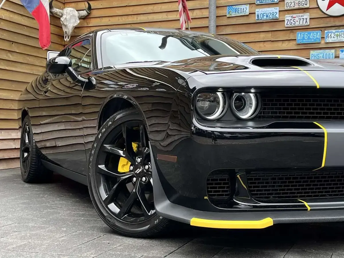 Używany Dodge Challenger 381 KM (280 kW) 2021 Czarny Coupe