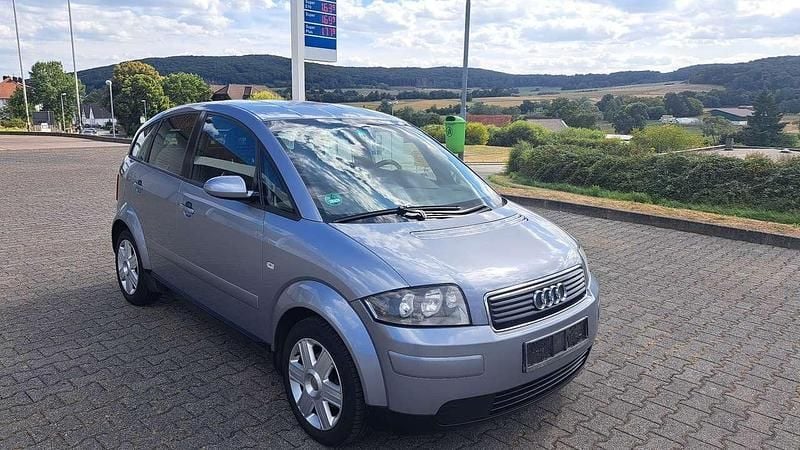 Grau Gebraucht 2005 Audi A2 Kleinwagen | 3.850 € (Superpreis) - Bild 1/4