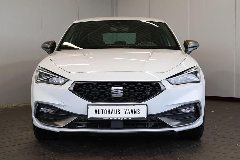 Second-hand Seat Leon FR 204 CP (150 kW) 2021 Alb Berlinǎ