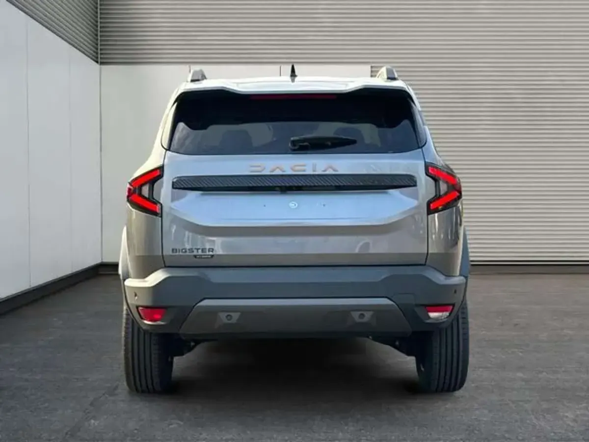 Neu Dacia Bigster Extreme 156 PS (114 kW) 2026 Dolomitgrau metallic/grau SUV