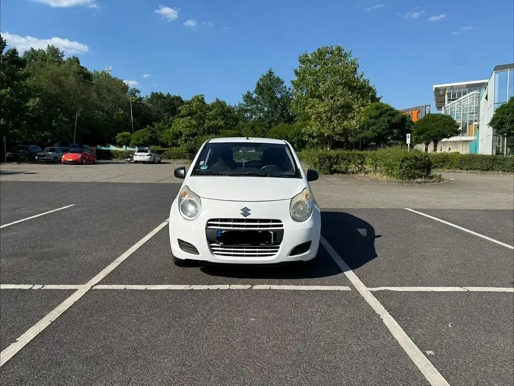 Gebraucht Suzuki Alto 68 PS (50 kW) 2009 Weiß Kleinwagen