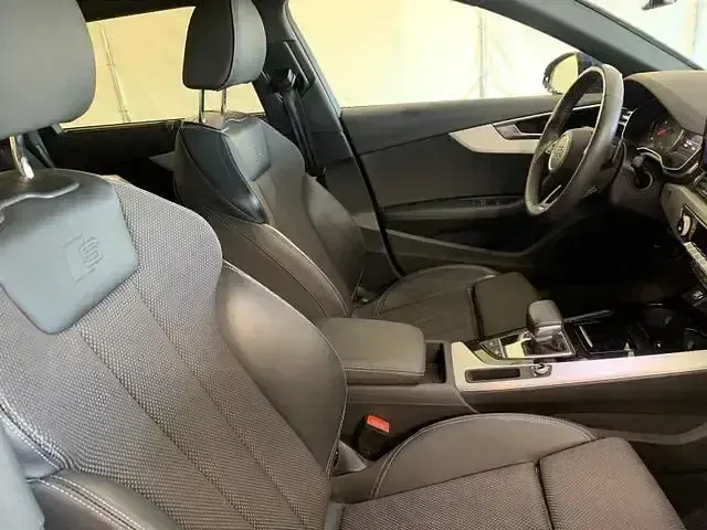 Gebraucht Audi A4 S-Line 204 PS (150 kW) 2022 Navarrablau metallic (metallic) Kombi