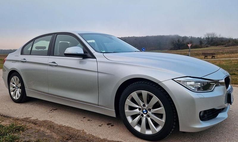 Gebraucht BMW 330 258 PS (189 kW) 2013 Silber Limousine