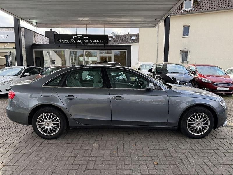 Gebraucht Audi A4 Attraction 170 PS (125 kW) 2013 Grau Limousine