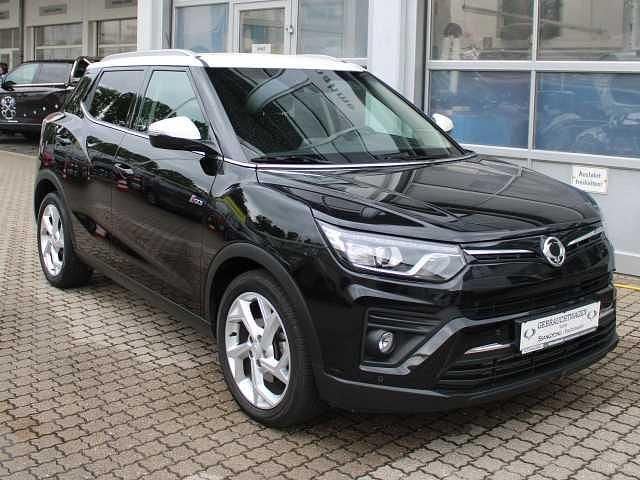 Space black Gebraucht 2022 Ssangyong (KGM) Tivoli SUV | 17.900 € - Bild 1/4