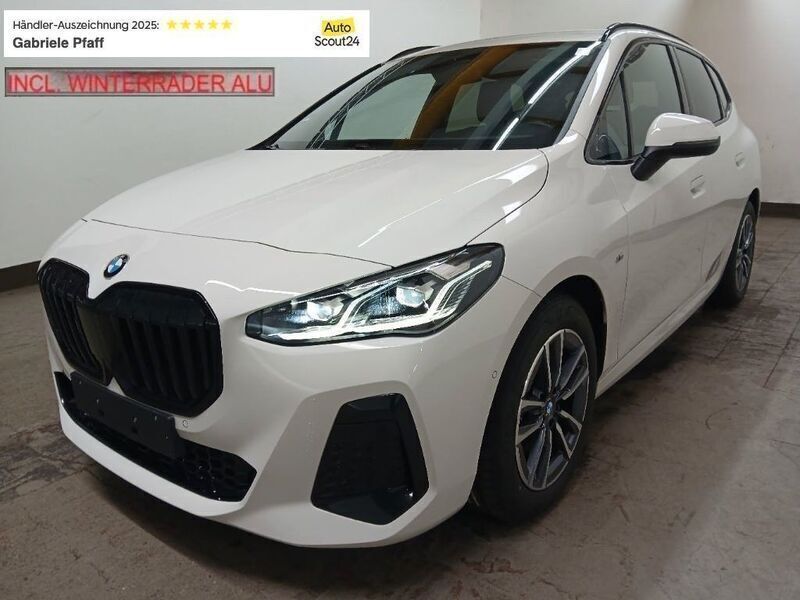 Alpinweiss iii Gebraucht 2023 BMW 218 Active Tourer M Sport Van / Kleinbus | 29.390 € (Fairer Preis) - Bild 1/4