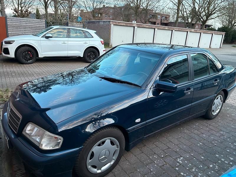 Gebraucht Mercedes C180 122 PS (89 kW) 1998 Blau Limousine