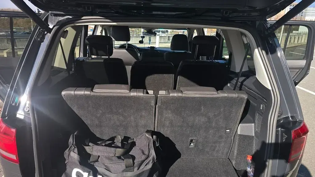 Gebraucht VW Touran Goal 150 PS (110 kW) 2024 Grau Van / Kleinbus