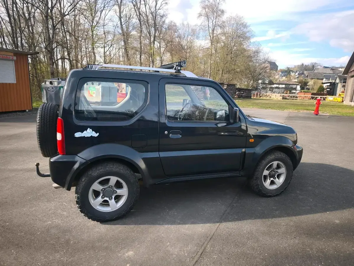 Gebraucht Suzuki Jimny 86 PS (63 kW) 2006 Schwarz SUV