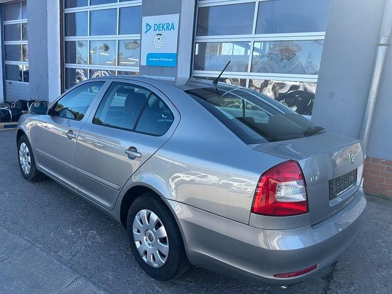 Gebraucht Skoda Octavia Elegance 122 PS (89 kW) 2012 Silber Limousine