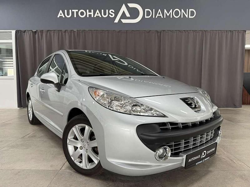 Lackierung aluminiumgrau/meta Gebraucht 2007 Peugeot 207 Limousine | 6.490 € (Teuer) - Bild 1/4