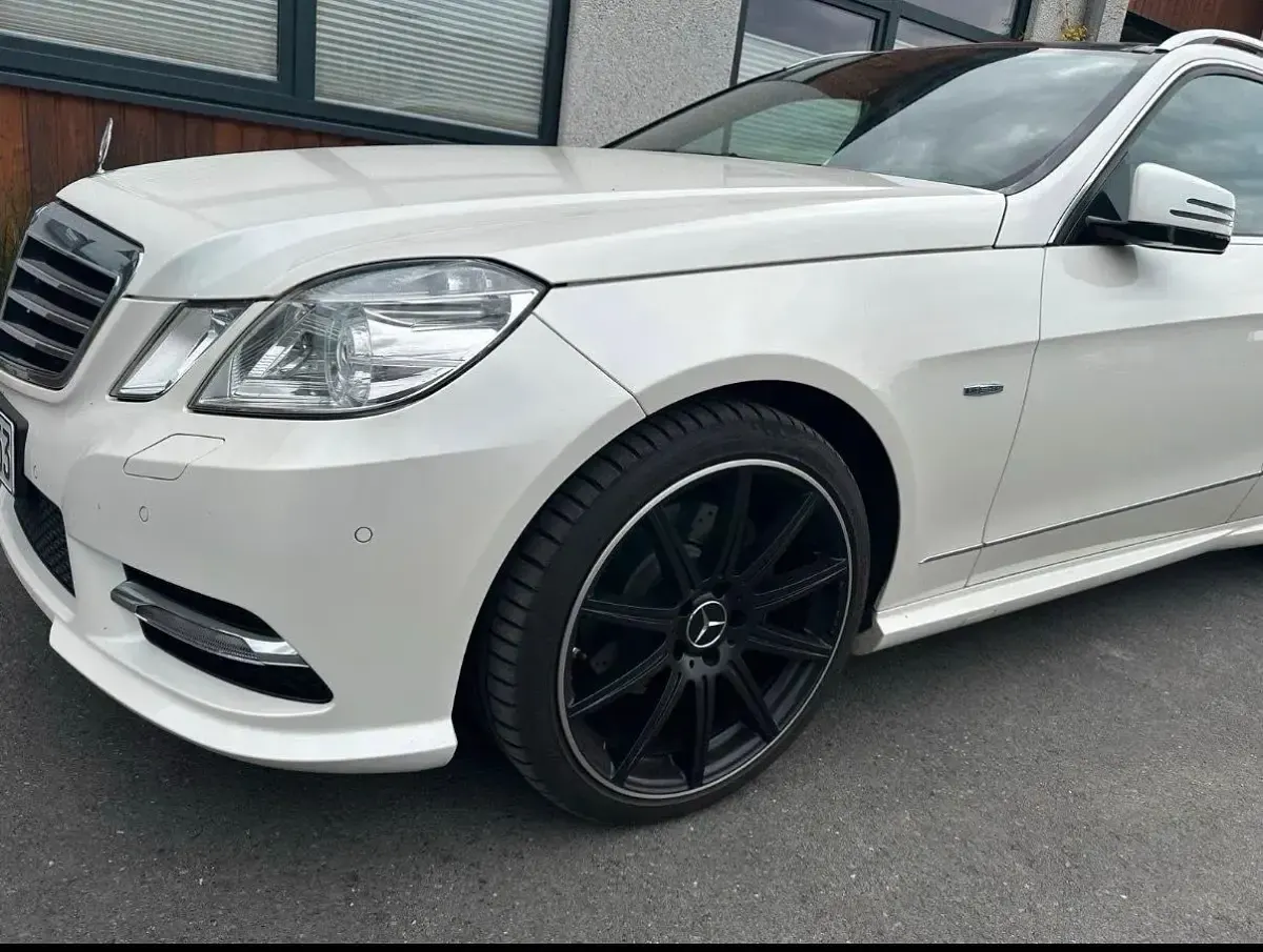 Gebraucht Mercedes E350 AMG 306 PS (225 kW) 2011 Weiß Kombi