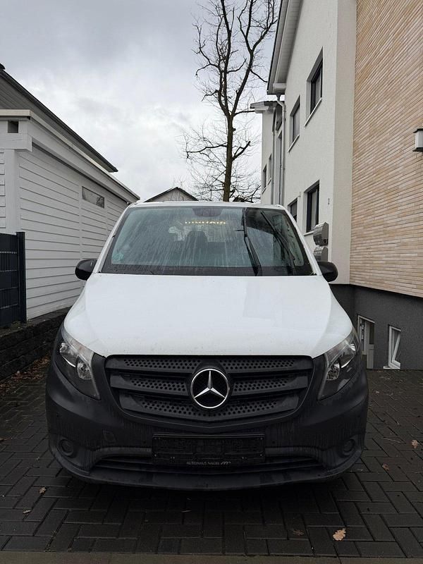 Weiß Gebraucht 2019 Mercedes Vito Van | 8.750 € (Fairer Preis) - Bild 1/4
