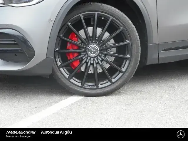 Gebraucht Mercedes GLA35 AMG AMG 306 PS (225 kW) 2023 Lack kosmosschwarz (metallic) SUV