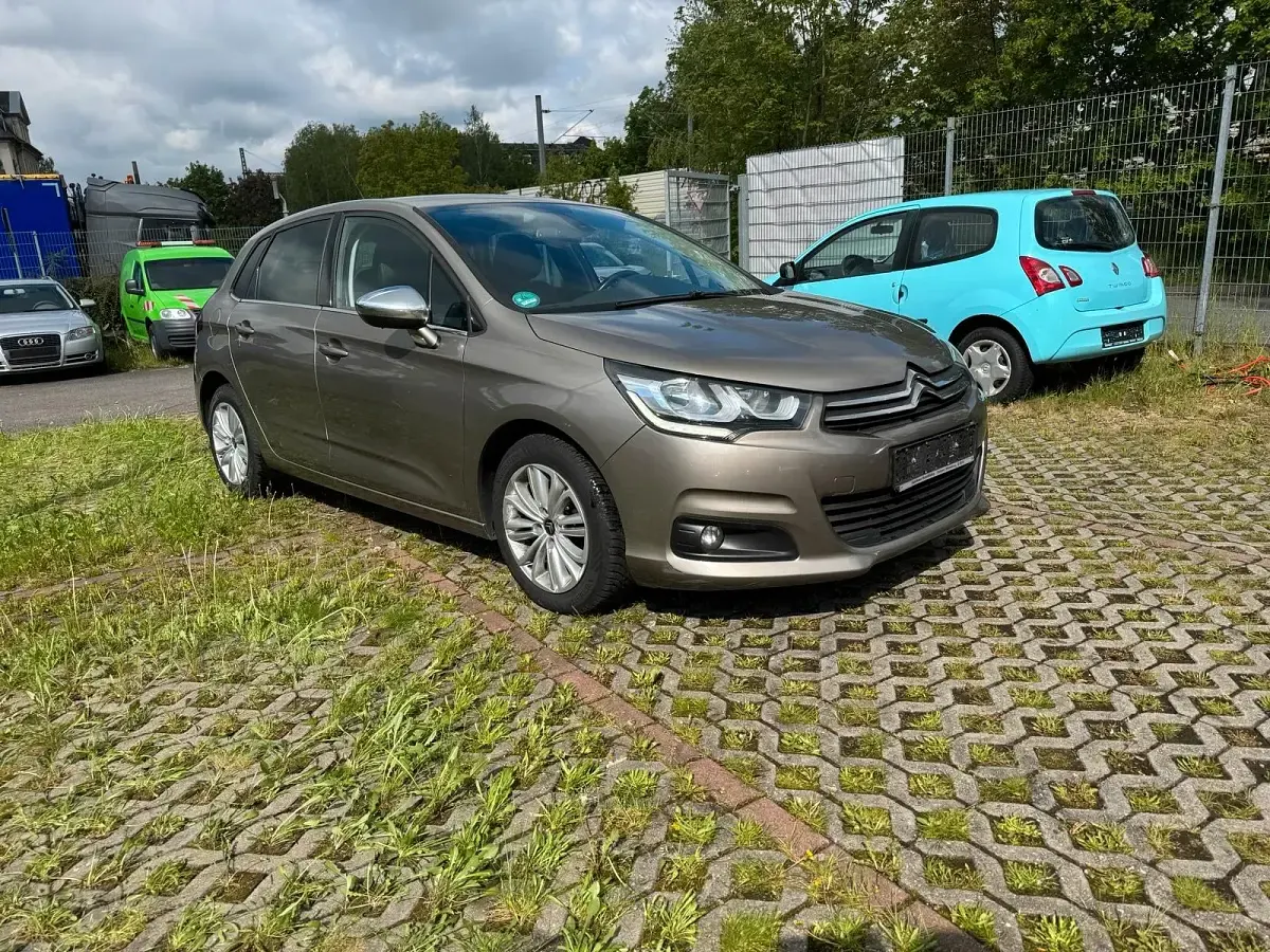 Gebraucht Citroën C4 99 PS (72 kW) 2015 Grau Limousine