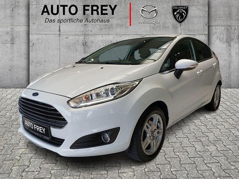 Gebraucht Ford Fiesta 125 PS (91 kW) 2013 Weiss Kleinwagen
