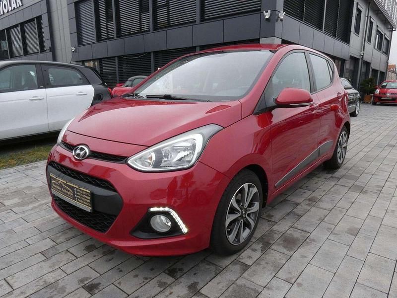 Gebraucht Hyundai i10 Edition 87 PS (63 kW) 2014 Rot Kleinwagen
