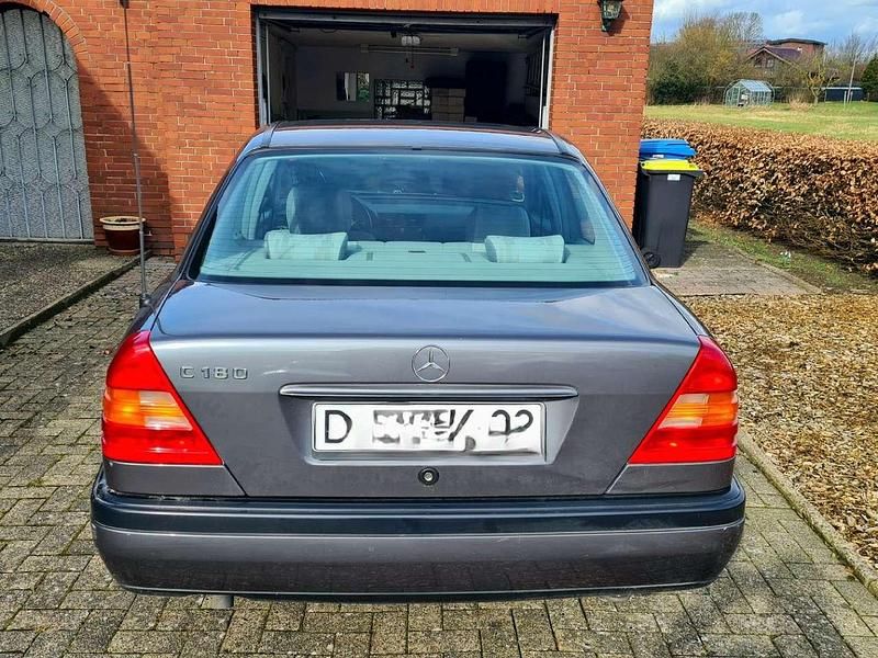 Gebraucht Mercedes 180 122 PS (89 kW) 1995 Limousine