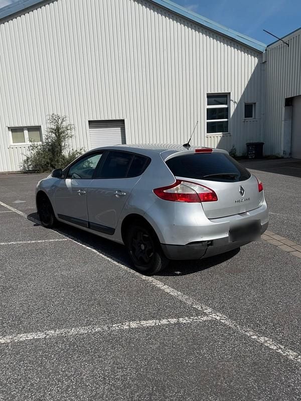 Gebraucht Renault Mégane III 110 PS (80 kW) 2013 Silber Kleinwagen