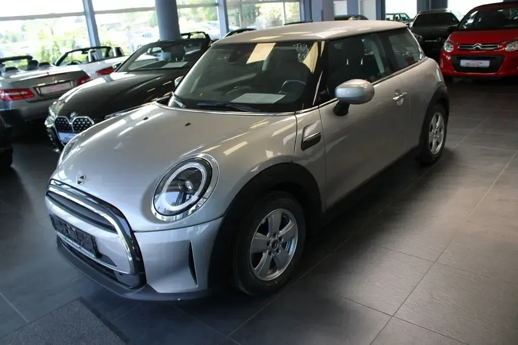 Gebraucht Mini Cooper Essential 136 PS (100 kW) 2023 Silber Kleinwagen