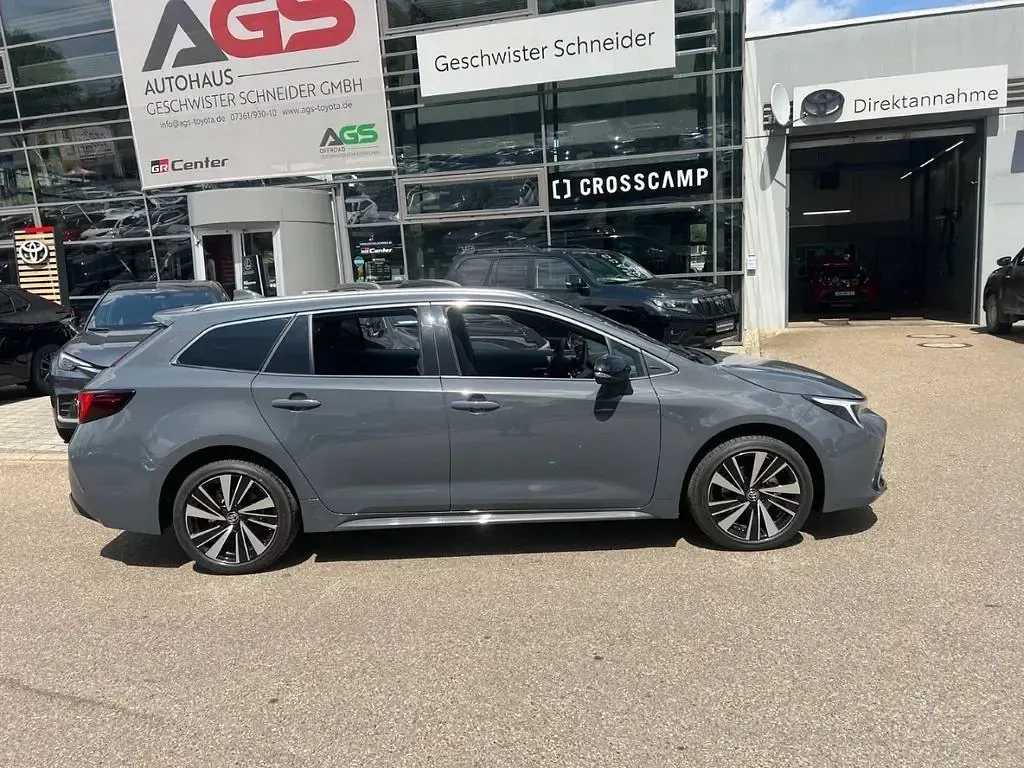 Neu Toyota Corolla 178 PS (130 kW) 2026 Grau Kombi