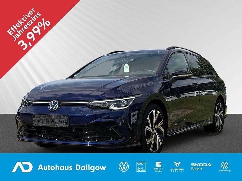 Gebraucht VW Golf VIII R-line 131 PS (96 kW) 2024 Atlantik blue metallic Kombi