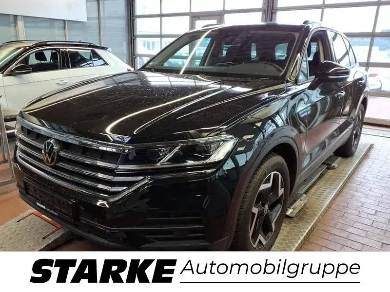 Gebraucht VW Touareg Basis 231 PS (169 kW) 2024 Schwarz SUV