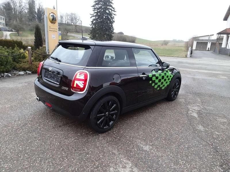 Gebraucht Mini Cooper 136 PS (100 kW) 2020 Midnight black metallic Kleinwagen